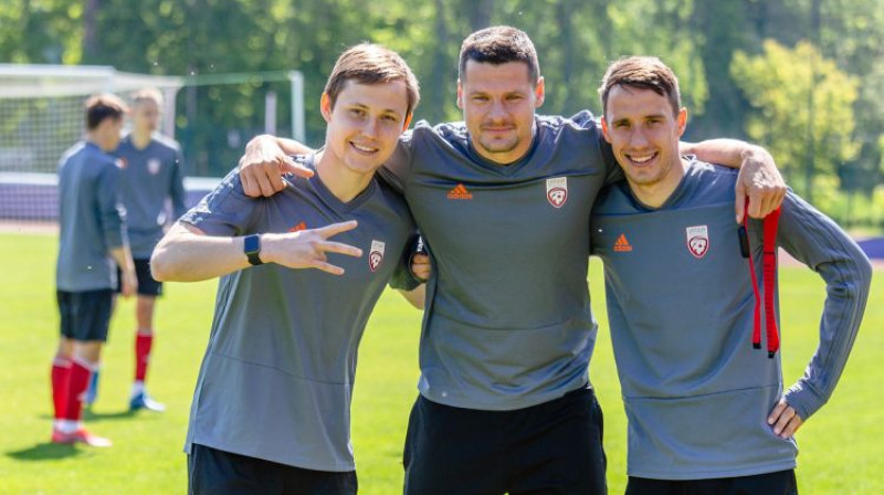 Jānis Ikaunieks, Mārcis Ošs un Dāvis Ikaunieks. Foto: LFF
