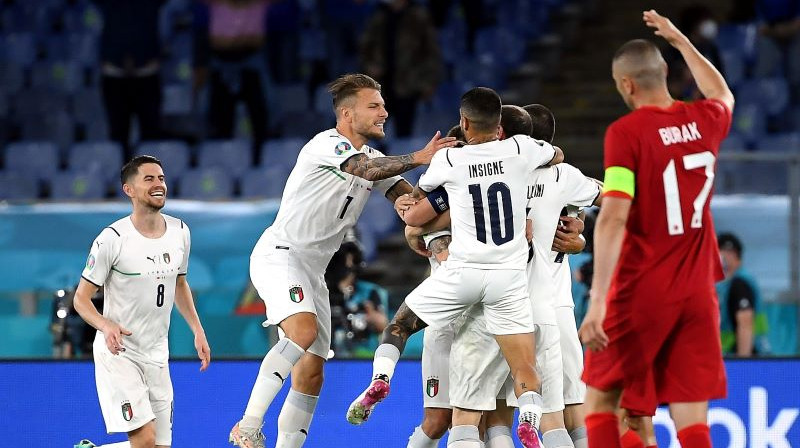 Itālijas futbolisti priecājas par gūtajiem vārtiem. Foto: EPA/Scanpix