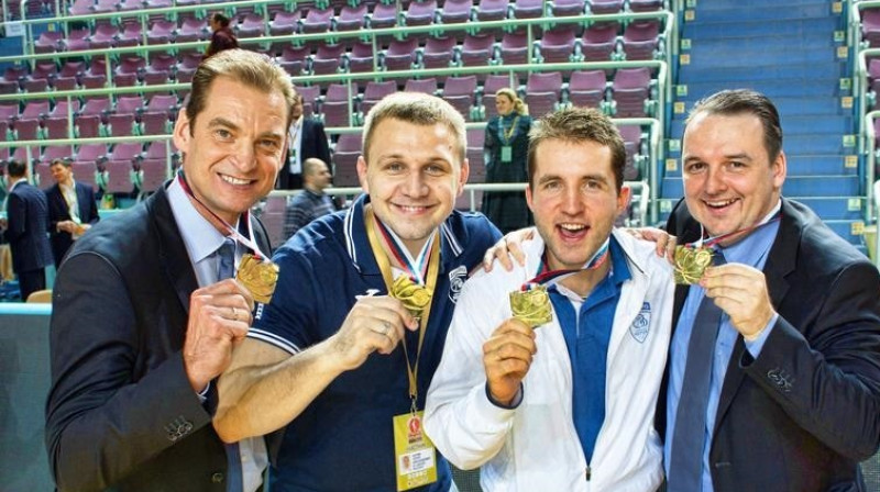 Gundars Vētra, Ēriks Visockis un Mārtiņš Zībarts 2015. gadā pēc uzvaras Krievijas kausa izcīņā. Foto: Dynamo Kursk