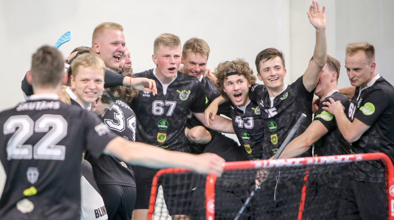 "Talsu NSS/Krauzers". Foto: Ritvars Raits. floorball.lv