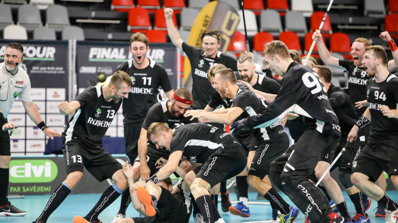 "Rubene" triumfē pēc iekļūšanas finālā
Foto: Floorball.lv