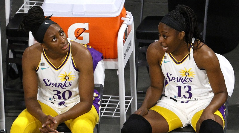 Nneka un Čainija Ogvumīkes 2021. gada 21. maijā Lasvegasā. Foto: AFP/Scanpix