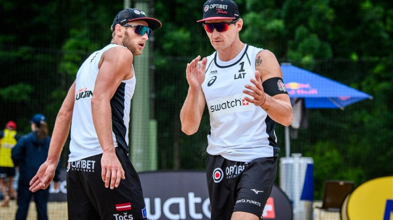 Mārtiņš Pļaviņš un Edgars Točs. Foto: FIVB