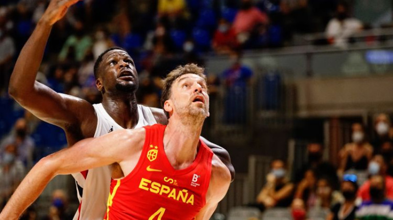 Mustafa Falls pret Pau Gazolu. Foto: Zumapress.com/Scanpix