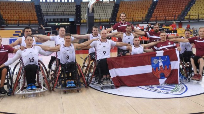 Latvijas ratiņbasketbola izlase. Foto: basket.lv