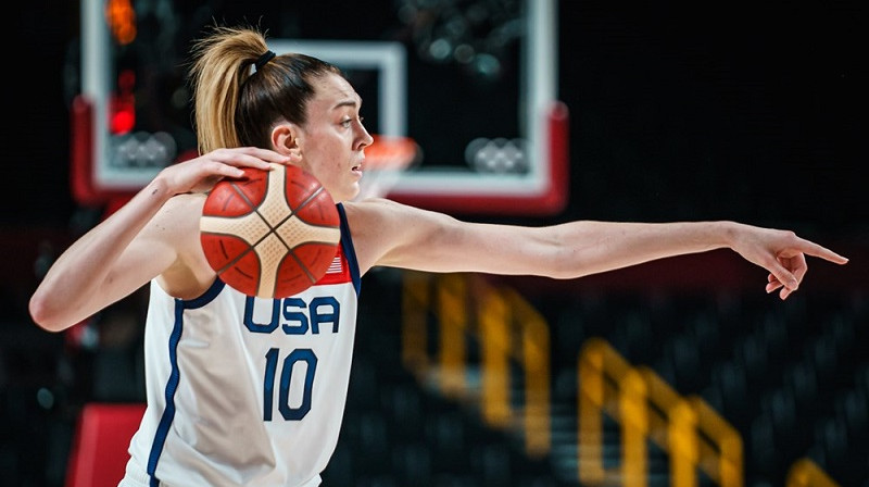 Breana Stjuarte: 20 punkti pirmajā puslaikā pret Austrāliju. Foto: FIBA