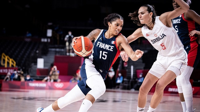Gabija Viljamsa pret Soņu Vasiču. Foto: FIBA