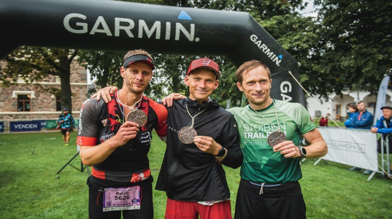 Pirmais trijnieks vīriešiem: (no kreisās) R.Reinfelds, G.Kalniņš, T.Komass. Foto: J.Ukass/Stirnubuks