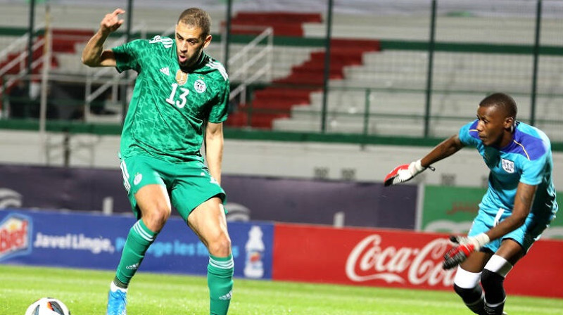 Alžīrijas izlases futbolists Islams Slimani (Nr. 13). Foto: imago images/Chahine Sebiaa/Scanpix