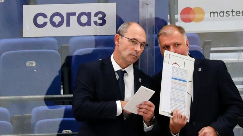 Sergejs Zubovs (pa kreisi). Foto: Artūrs Stabulniek/dinamoriga.lv