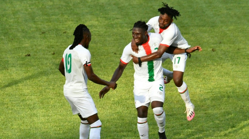 Burkinafaso izlases futbolisti svin vārtu guvumu. Foto: AFP/Scanpix