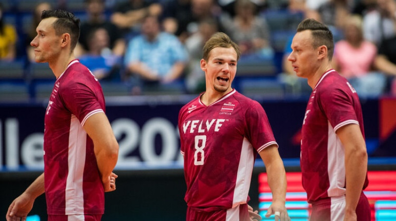 Kristaps Šmits (vidū). Foto: CEV EuroVolley