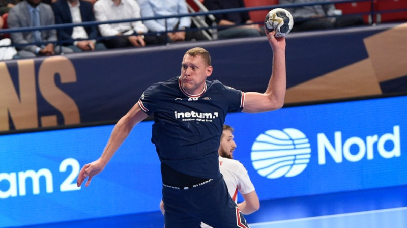 Dainis Krištopāns mačā pret Bukarestes ''Dinamo''. Foto: EHF