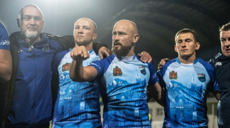 Jurijs Baranovs (centrā), Foto:enisei-stm.ru
