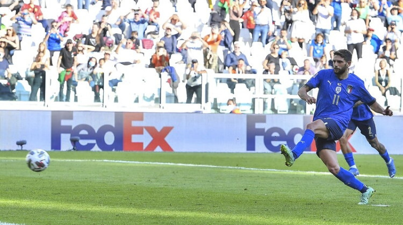 Domeniko Berardi gūst uzvaras vārtus. Foto: EPA/Scanpix