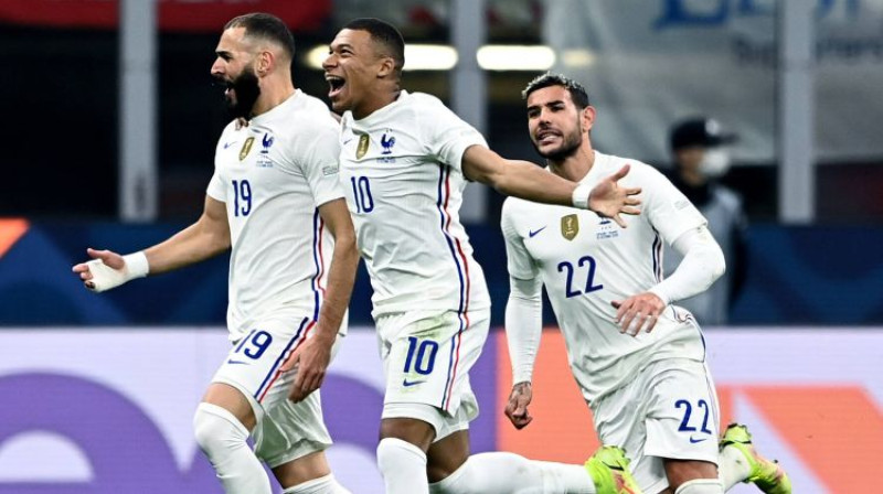 Francijas izlase atzīmē vārtu guvumu. Foto: imago images/Gribaudi/ImagePhoto/Scanpix