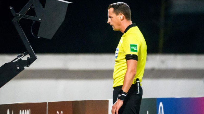 Zviedru tiesnesis skatās atkārtojumu. Foto: AFP/Scanpix