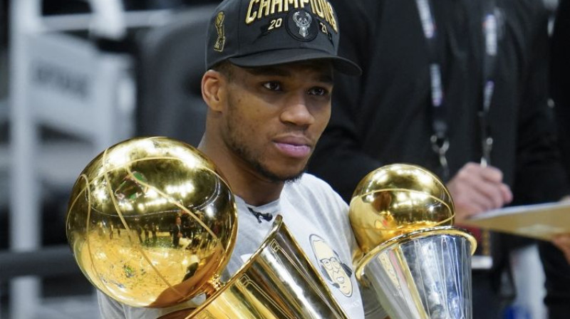 Jannis Adetokunbo un ''Bucks'' sāks titula aizstāvēšanu. Foto: AP/Scanpix