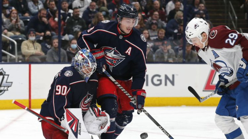 Elvis Merzļikins spēlē pret "Avalanche". Foto: USA TODAY Sports/Scanpix