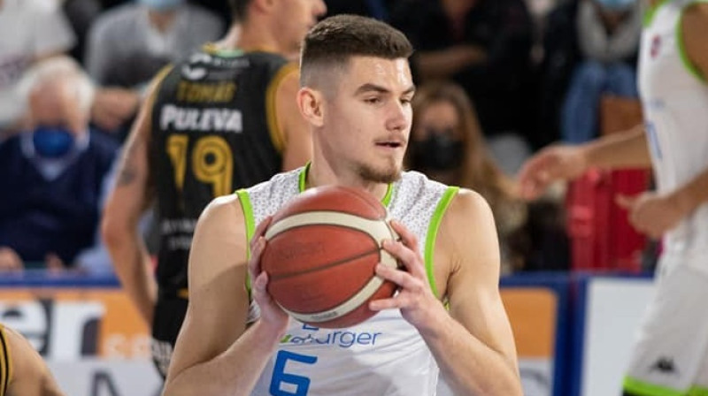 Roberts Blumbergs. Foto: Victor Quintana/Palencia Baloncesto