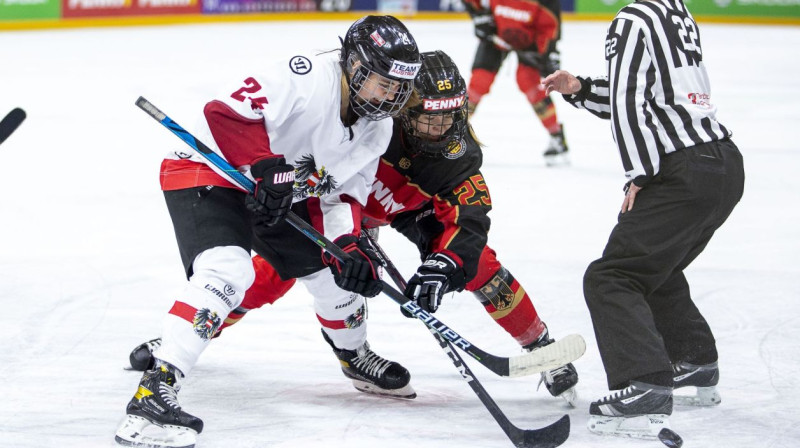 Austrija pret Vāciju. Foto: iihf.com