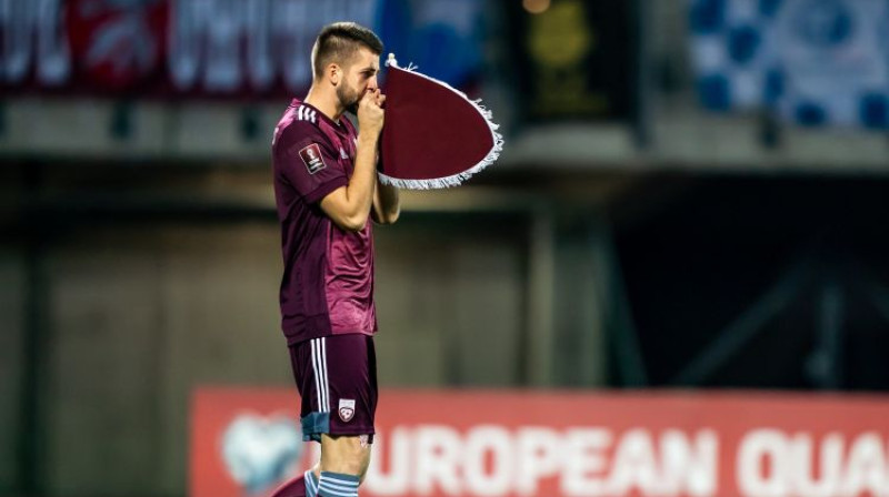 Latvijas izlases kapteinis Antonijs Černomordijs. Foto: Sanita Sparāne/LFF