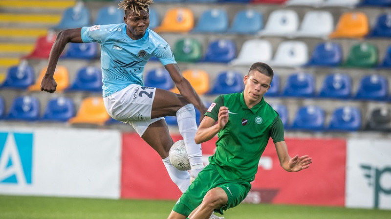 Junusa Muritala un Lūkass Vapne - "Mettas" rezultatīvākie spēlētāji 2021. gadā, nigērietim vasarā pārejot uz "Riga".
Foto: Zigismunds Zālmanis, Riga FC