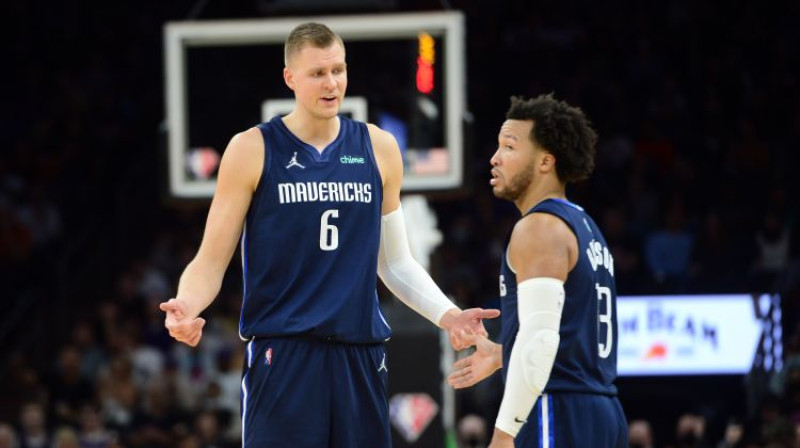 Kristaps Porziņģis un Džeilens Bransons. Foto: USA Today Sports/Scanpix