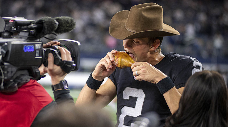 "Raiders" kikers Daniels Karlsons pagarinājumā guva uzvaras vārtus. Foto: USA Today Sports/Scanpix
