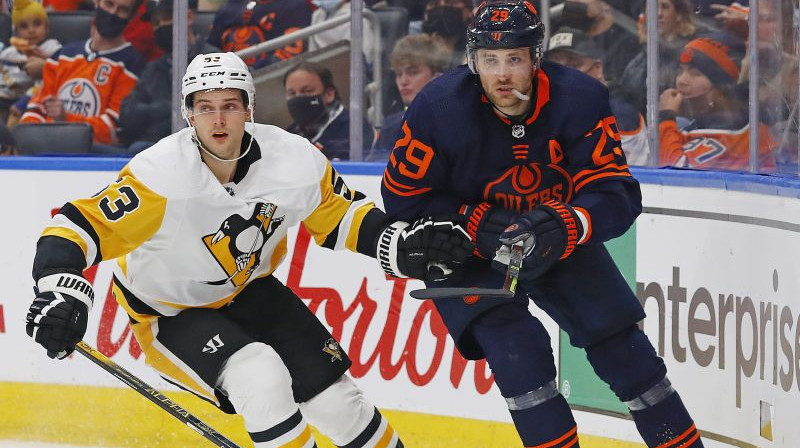 Teodors Bļugers un Leons Draizaitls. Foto: USA Today Sports/Scanpix