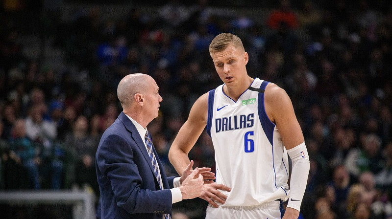 Riks Kārlails un Kristaps Porziņģis 2020. gada 5. februārī. Foto: USA Today/Scanpix