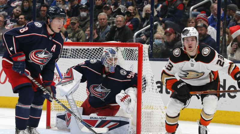 Elvis Merzļikins spēlē pret "Ducks". Foto: USA TODAY Sports/Scanpix