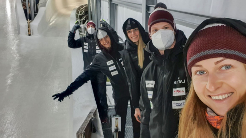 Latvijas kamaniņu sporta komanda. Foto no Ullas Zirnes personīgā arhīva