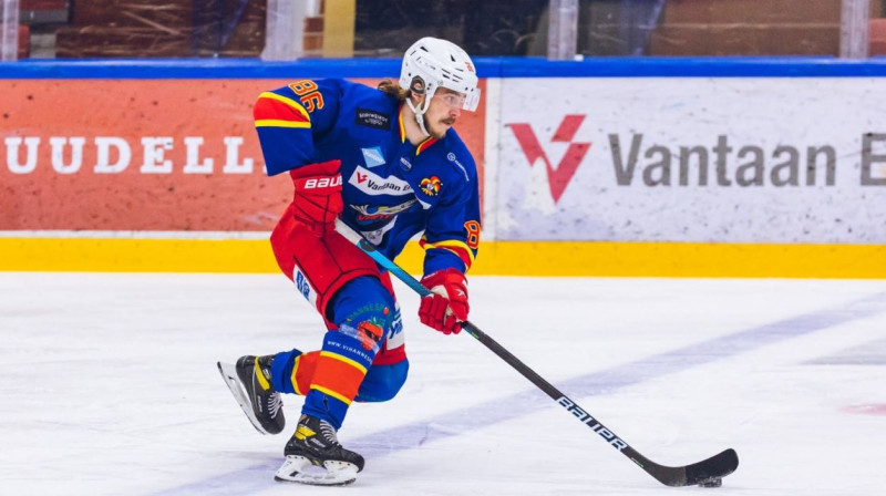 Igaunijas hokeja izlases uzbrucējs Kristjans Kombe. Foto: Matti Nenonen/SJL/kiekko-vantaa.fi