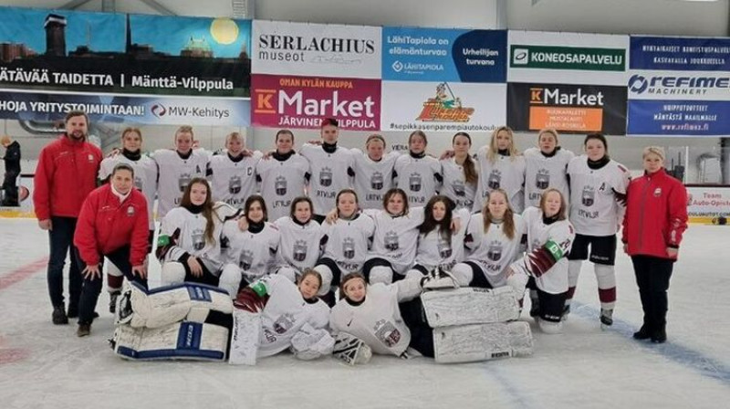 Latvijas U18 sieviešu hokeja izlase. Foto: LHF