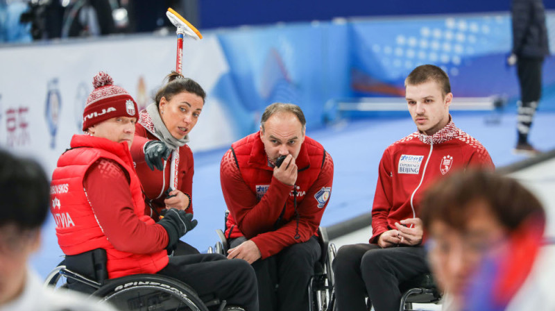 No kreisās: Aleksandrs Dimbovskis, Poļina Rožkova, Agris Lasmans, Sergejs Djačenko
Foto: WCF/Alina Pavlyuchikv