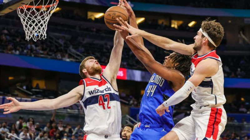 Dāvis Bertāns spēlē pret Orlando. Foto: USA TODAY Sports/Scanpix
