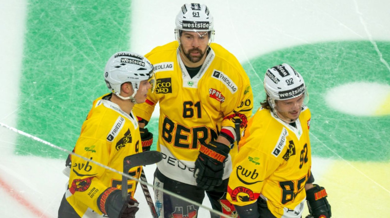 Kaspars Daugaviņš (Nr. 61) svin vārtu guvumu. Foto: SC Bern