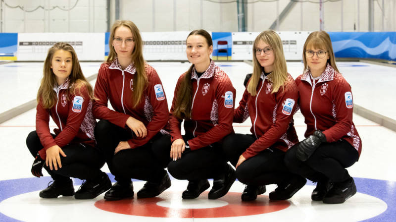 No kreisās: Letīcija Ieviņa, Ērika Patrīcija Bitmete, Veronika Apse, Rēzija Ieviņa, Evelīna Barone
Foto: WCF/Steve Seixeiro