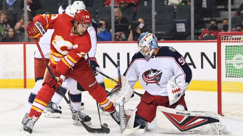 Šons Monehens un Elvis Merzļikins. Foto: USA Sports Today/Scanpix