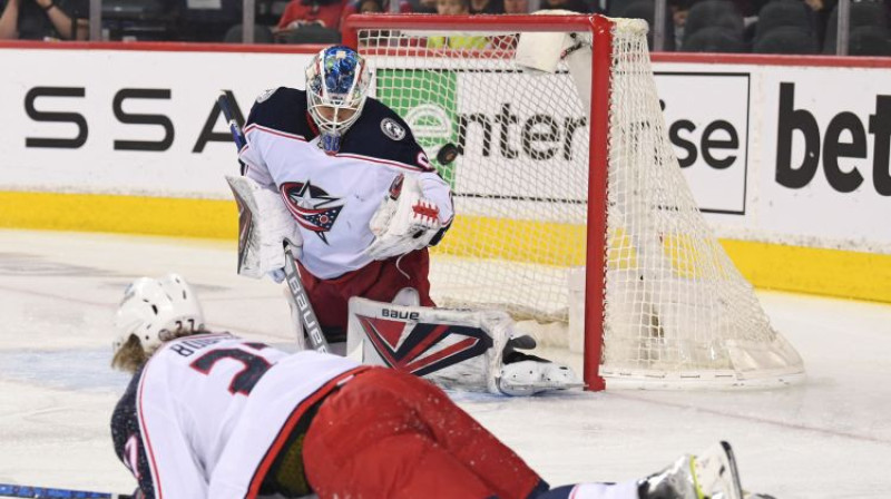 Elvis Merzļikins darbībā. Foto: USA Today Sports/Scanpix