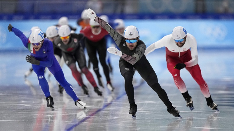 Haralds Silovs cīņā par sprinta punktiem. Foto: AP/Scanpix