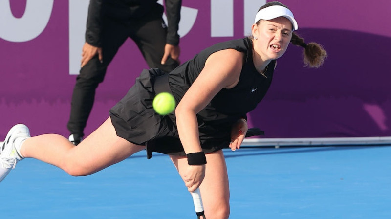 Aļona Ostapenko. Foto: Qatar TotalEnergies Open