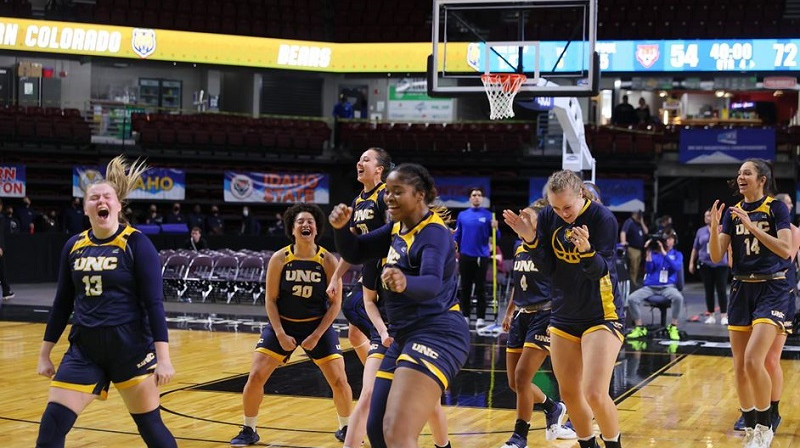 Sabīne Lipe un #8 "Northern Colorado": uzvara ceturtdaļfinālā pār #1 "Idaho State". Foto: UNC Bears