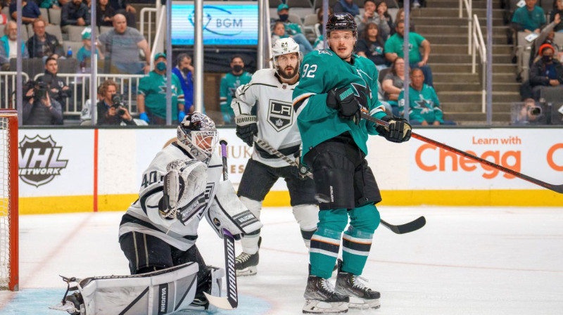 Rūdolfs Balcers Losandželosas "Kings" vārtu priekšā. Foto: Neville E. Guard/USA Today Sports/Scanpix