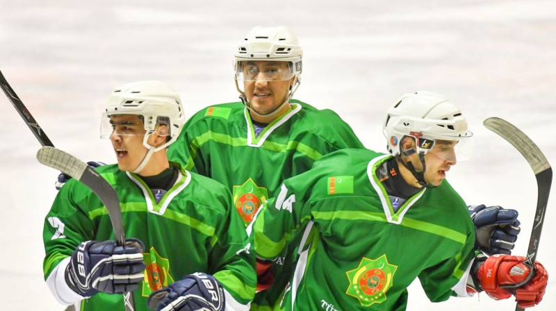 Turkmenistānas izlases hokejisti. Foto: IIHF