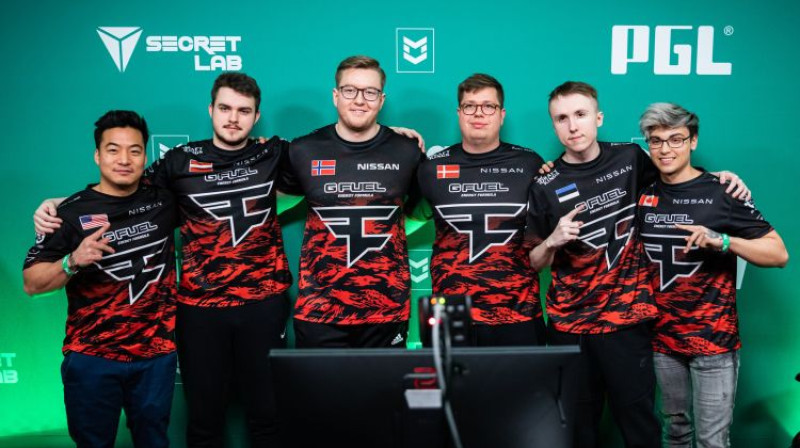 "FaZe" ar broky (otrais no kreisās) sastāvā. Foto: @brcho_ / HLTV