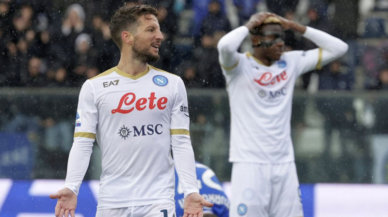 "Napoli" futbolists Drīss Mertenss (priekšplānā). Foto: Ciro De Luca/Reuters/Scanpix