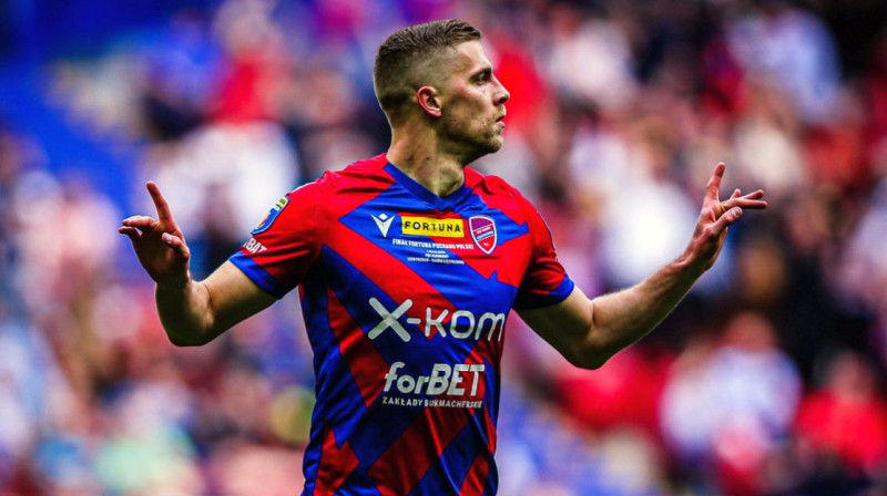 Vladislavs Gutkovskis svin vārtu guvumu. Foto: Jakub Ziemianin/rakow.com