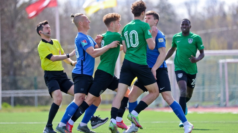 Spriedzes Vidzemes komandu duelī netrūka. Foto: Jānis Līgats